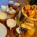 Domaine Valenquercy Bed & Breakfast 3*